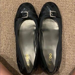 Black slightly wedged flats
